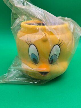 1992 Vintage Looney Tunes 3D Tweety Bird Cup/Mug in Plastic KFC Promotional